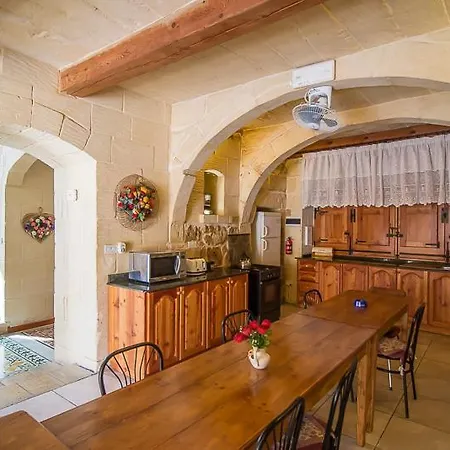 Feriehus 4 Bedroom With Large Private Pool Zebbug (Gozo)