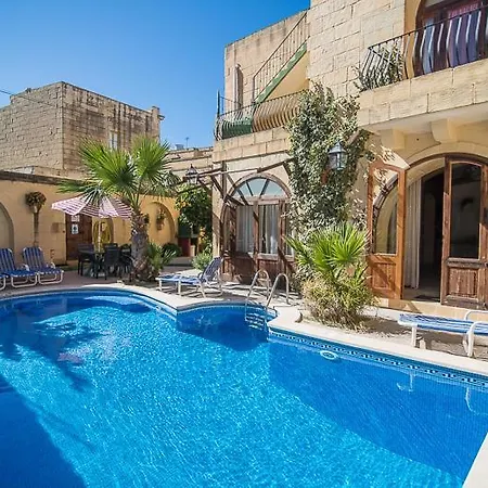 בית נופש 4 Bedroom With Large Private Pool Zebbug (Gozo)