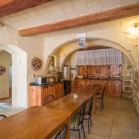 4 Bedroom With Large Private Pool Zebbug (Gozo)