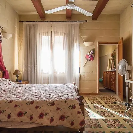 4 Bedroom With Large Private Pool