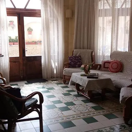 4 Bedroom With Large Private Pool Zebbug (Gozo)